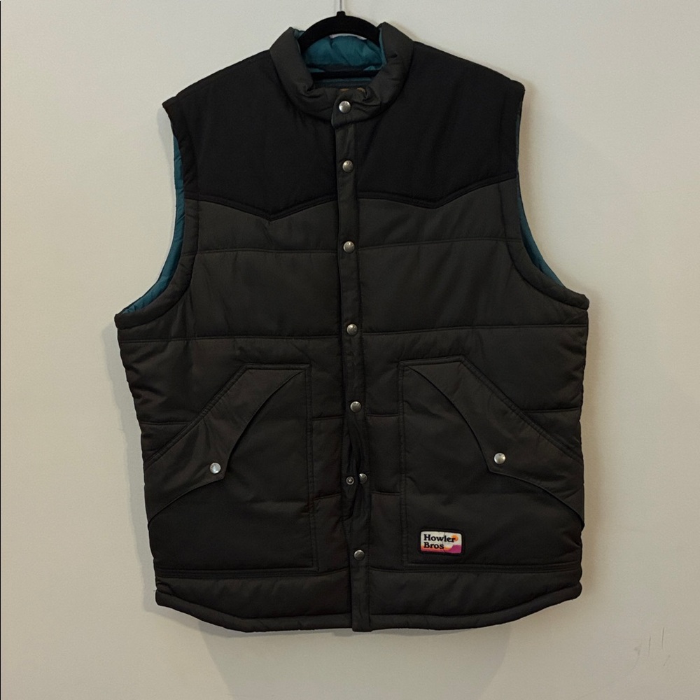 Howler Brothers Men's Black and Teal Vest